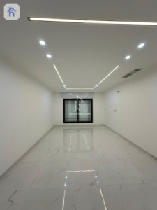 Modern House with 5 Bedrooms image 6