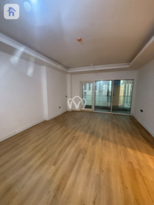 Spacious Three-Bedroom Apartment image 1