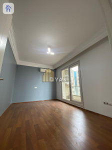 Spacious Apartment with 3 Bedrooms Image 3