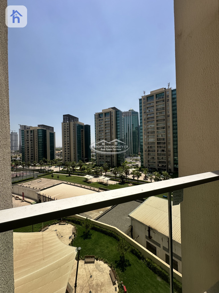 Spacious 2-Bedroom Apartment in Empire Wings Resim 2