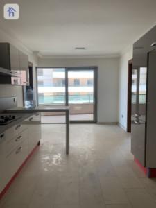 Modern 5-BR Apartment in Erbil Image 8