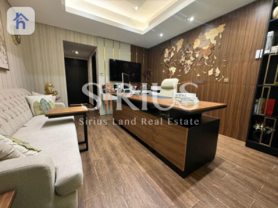 Luxurious Town House with Modern Amenities Image 10