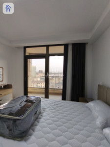 Cozy 2-Bedroom Apartment in Empire Pearl Towers Image 5