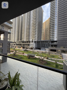 Modern 1-Bedroom Apartment Image 8