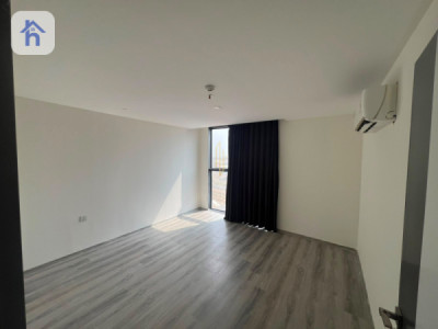 Bright and spacious one-bedroom apartment image 2
