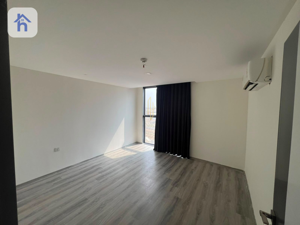 Bright and spacious one-bedroom apartment — 2