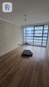 Modern Apartment image 7
