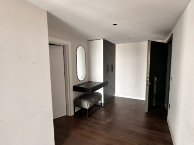 Modern 4 BR Apartment in Prime Location Image 11