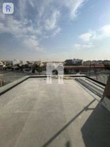 Modern Property with Ample Space Resim 7