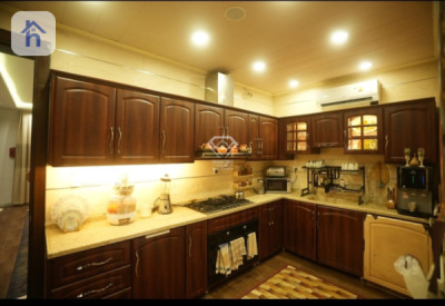 Elegant 5 Bedroom House for Sale Image 8