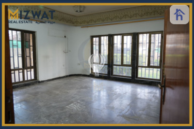 منزل تجاري فسيح في الدورة صورة 9