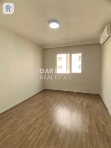 Spacious Apartment with Stunning Views Image 6