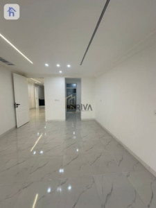 Spacious House with 4 Bedrooms Image 12
