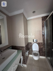Modern 4-Bedroom Apartment with Beautiful View Image 11