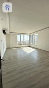 Corner Apartment Image 3