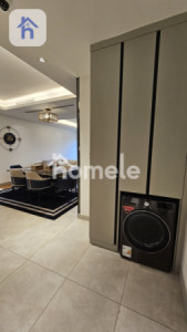 شقة واسعة بتصميم أنيق صورة 9