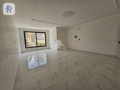 Modern House with 4 Bedrooms Image 9
