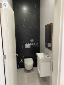 Modern One-Bedroom Apartment image 8
