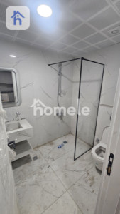 Sleek Apartment on the 30th Floor image 4