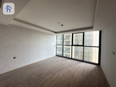 Elegant 3-Bedroom Apartment in Sky Towers Image 9