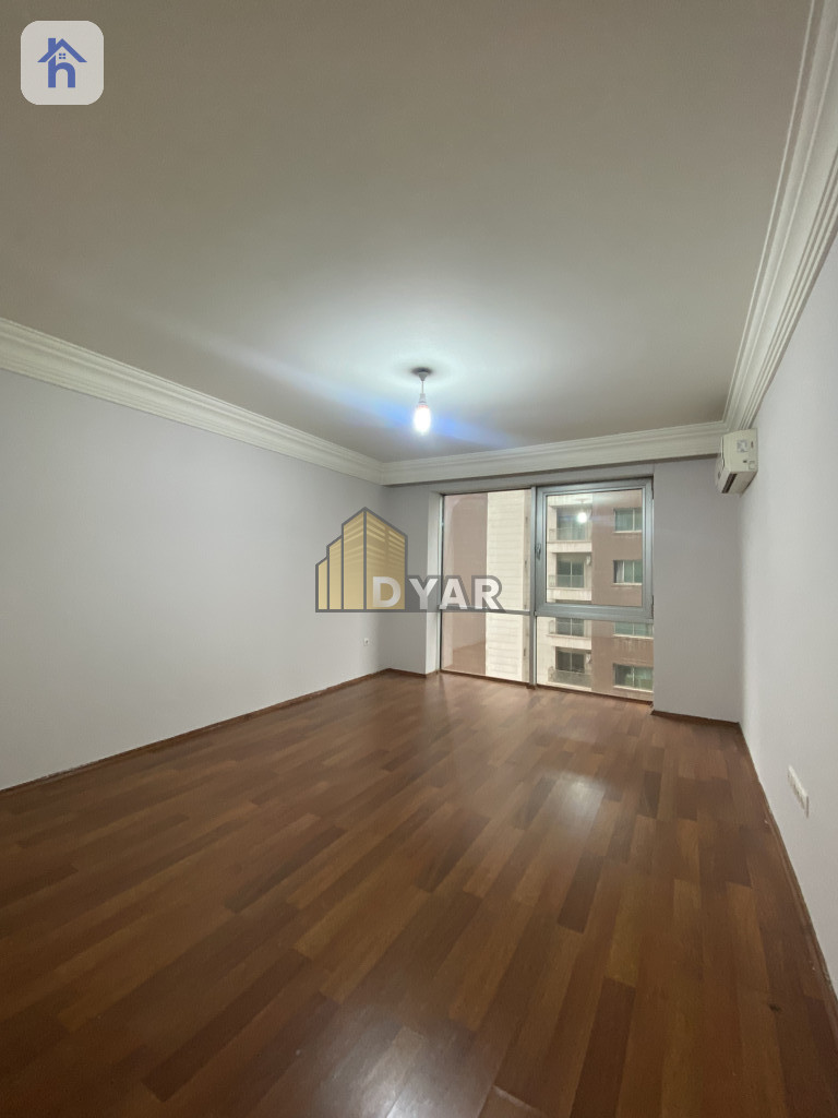 Spacious Apartment with 3 Bedrooms Image 2