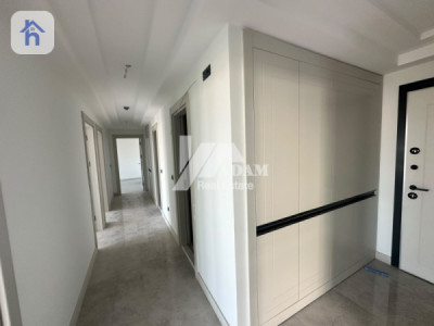 Luxurious 3-Bedroom Apartment in Rami Towers image 12