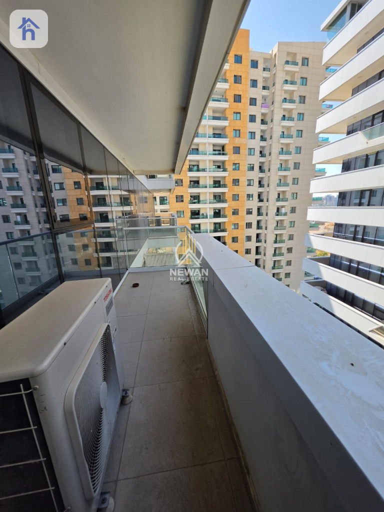 Modern Apartment Image 9