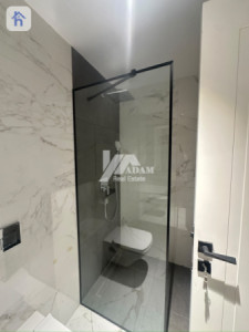 Spacious 3 Bedroom Apartment with Prime Location image 3