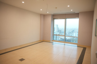 Modern office in prime location image 11