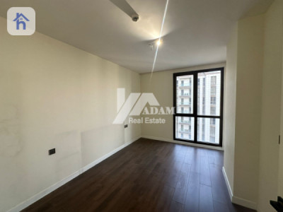 Modern 4 Bedroom Apartment, Spacious Living image 10