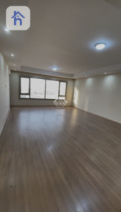 Luxurious 3-Bedroom Apartment image 2