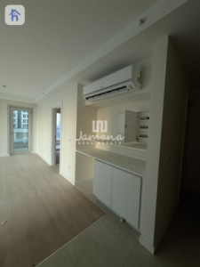Modern 1 Bedroom Apartment Image 4