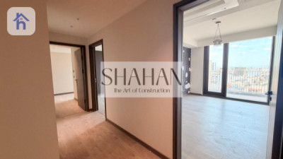 Spacious 4-Bedroom Apartment with Stunning Views Image 5
