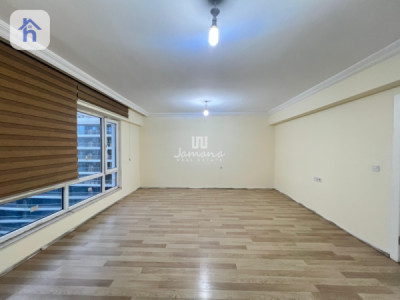 Spacious Apartment with 3 Bedrooms in Erbil image 2
