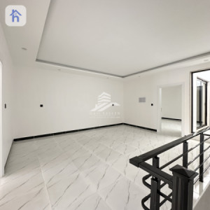 Spacious House with Multiple Rooms Image 8