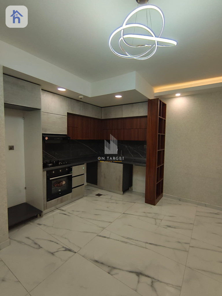 Modern 1 Bedroom in Sky Towers — 3