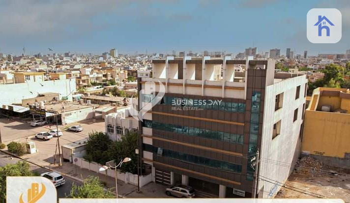 عقار تجاري متعدد الطوابق