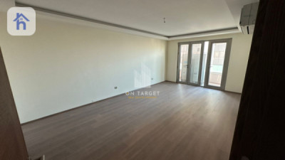 Spacious Apartment with Stunning Views Image 7