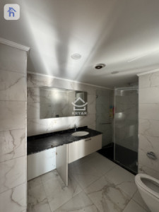 Modern One-Bedroom Apartment Image 4