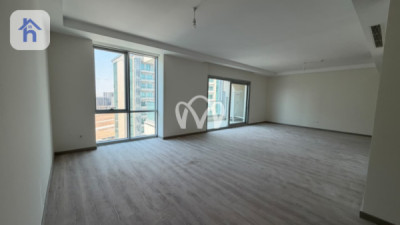 Spacious Apartment in Empire Square image 5