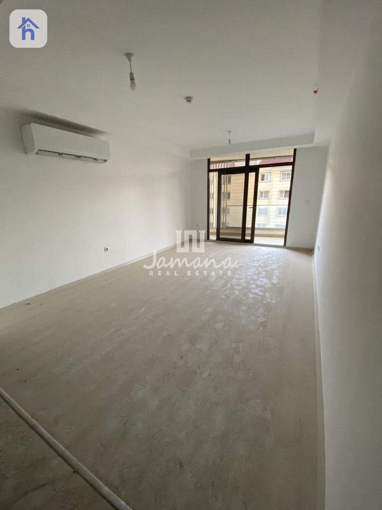 شوقەیەکی یەک ژووری نوستن لە ئیمپایەر پیرڵ