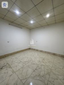 Spacious house with multiple rooms image 11