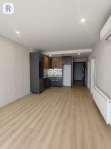 Cozy 1-Bedroom Apartment in White Towers image 1