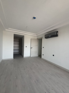 Spacious 3 Bedroom Apartment in Rami Towers image 6