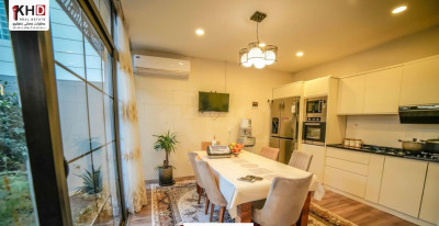 Luxurious House with Multiple Bedrooms Image 7