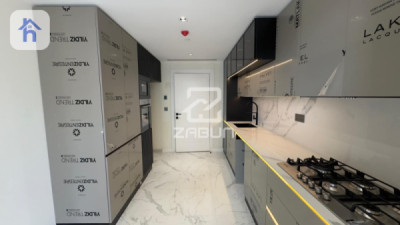 Elegant Apartment on the 9th Floor Image 3