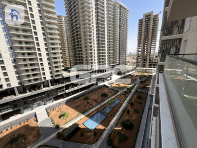 Modern Apartment in Rami Towers image 2