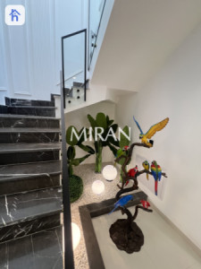 Spacious house with multiple rooms Image 24