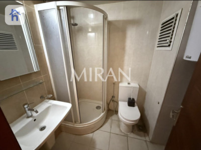 Modern 3-Bedroom Apartment image 10