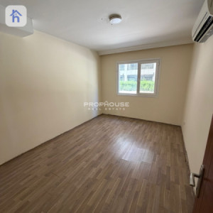 Spacious 3-Bedroom Apartment image 7